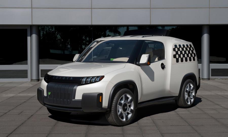  Toyota Urban Utility Concept 2014 года  (фото 1 из 10)